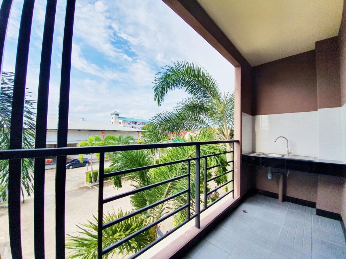 B Space Residence Nong Prue Luaran gambar