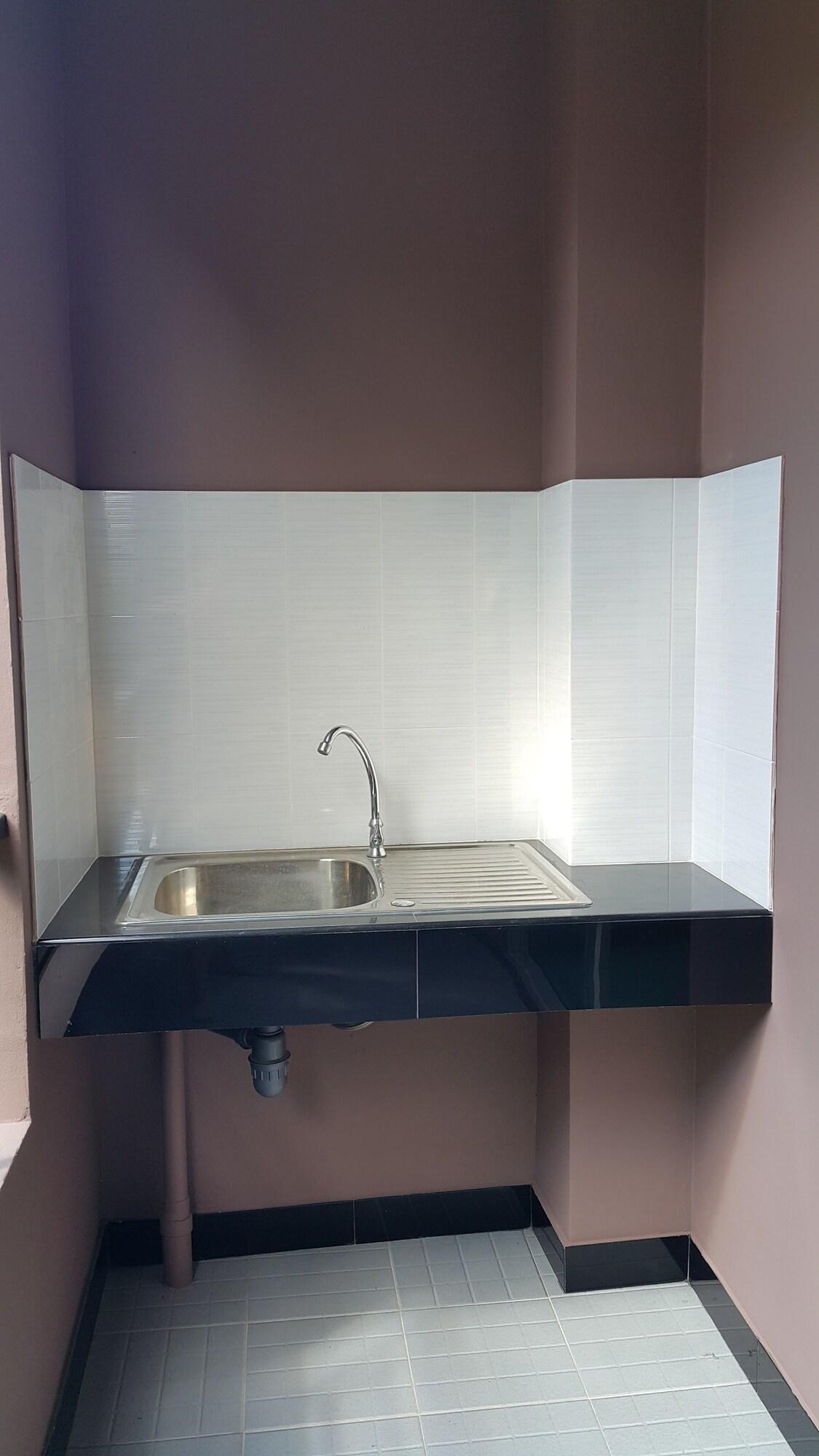 B Space Residence Nong Prue Luaran gambar