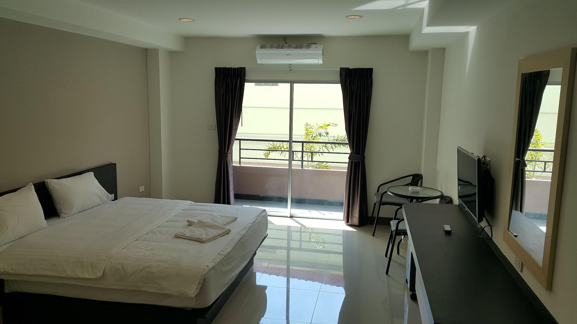 B Space Residence Nong Prue Luaran gambar