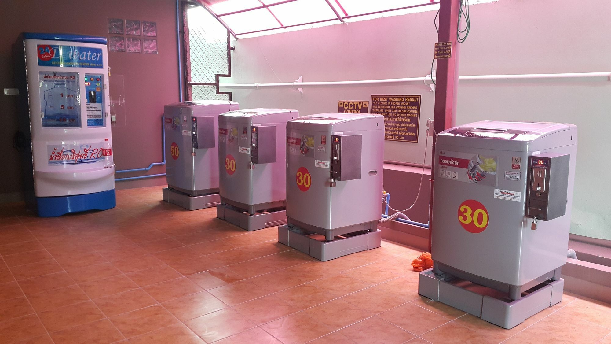 B Space Residence Nong Prue Luaran gambar