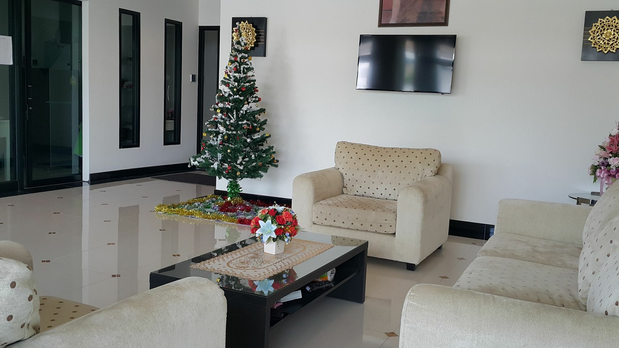 B Space Residence Nong Prue Luaran gambar
