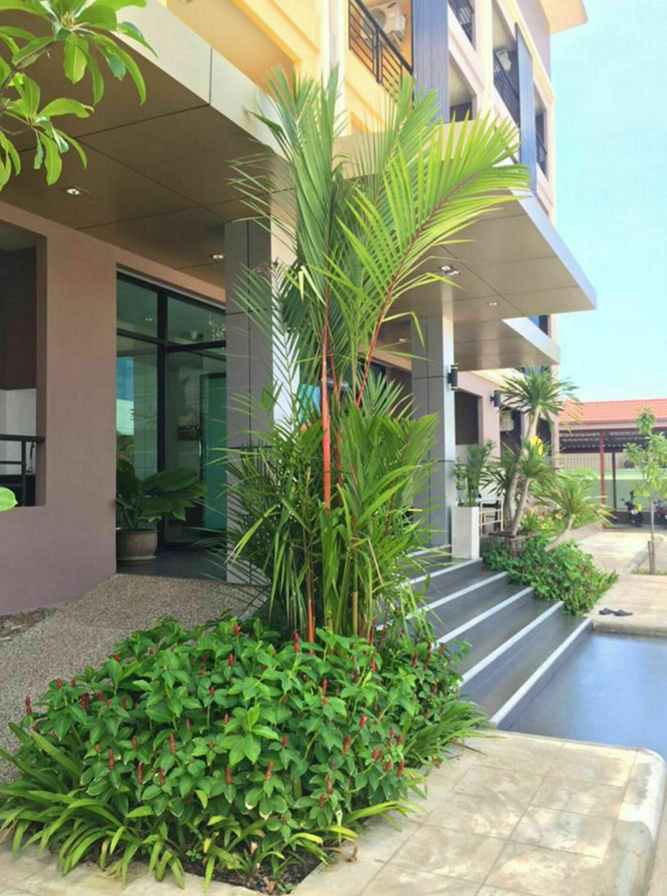 B Space Residence Nong Prue Luaran gambar