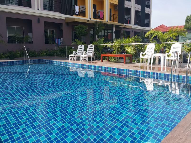 B Space Residence Nong Prue Luaran gambar
