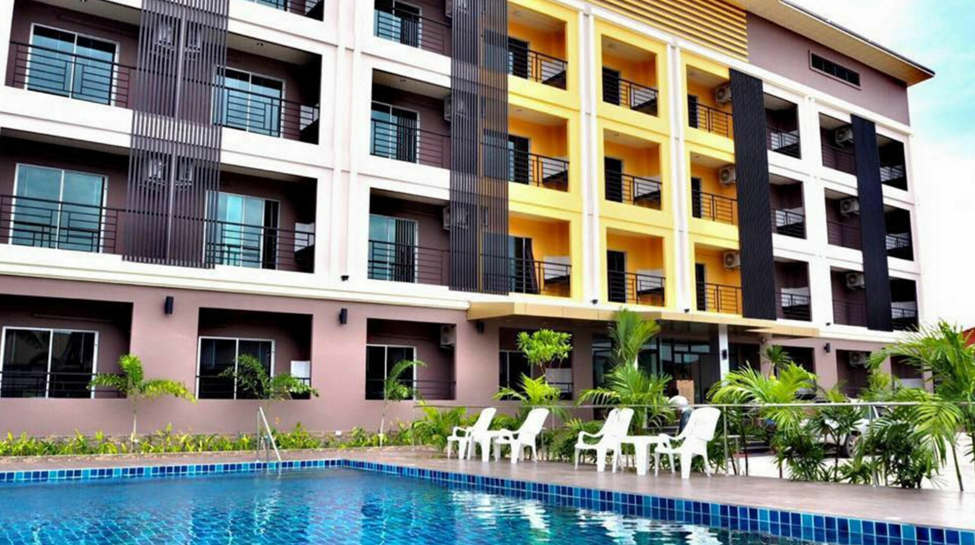 B Space Residence Nong Prue Luaran gambar