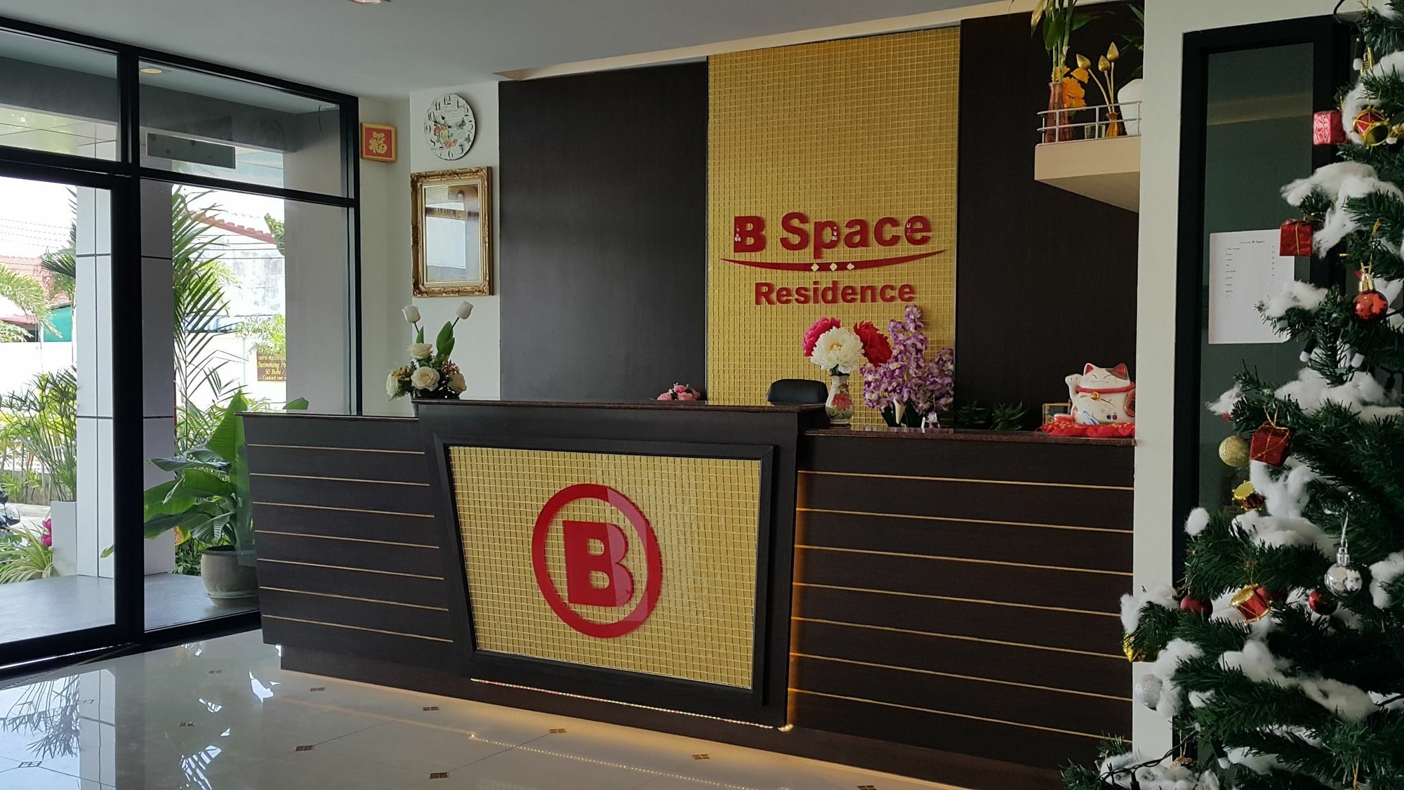 B Space Residence Nong Prue Luaran gambar