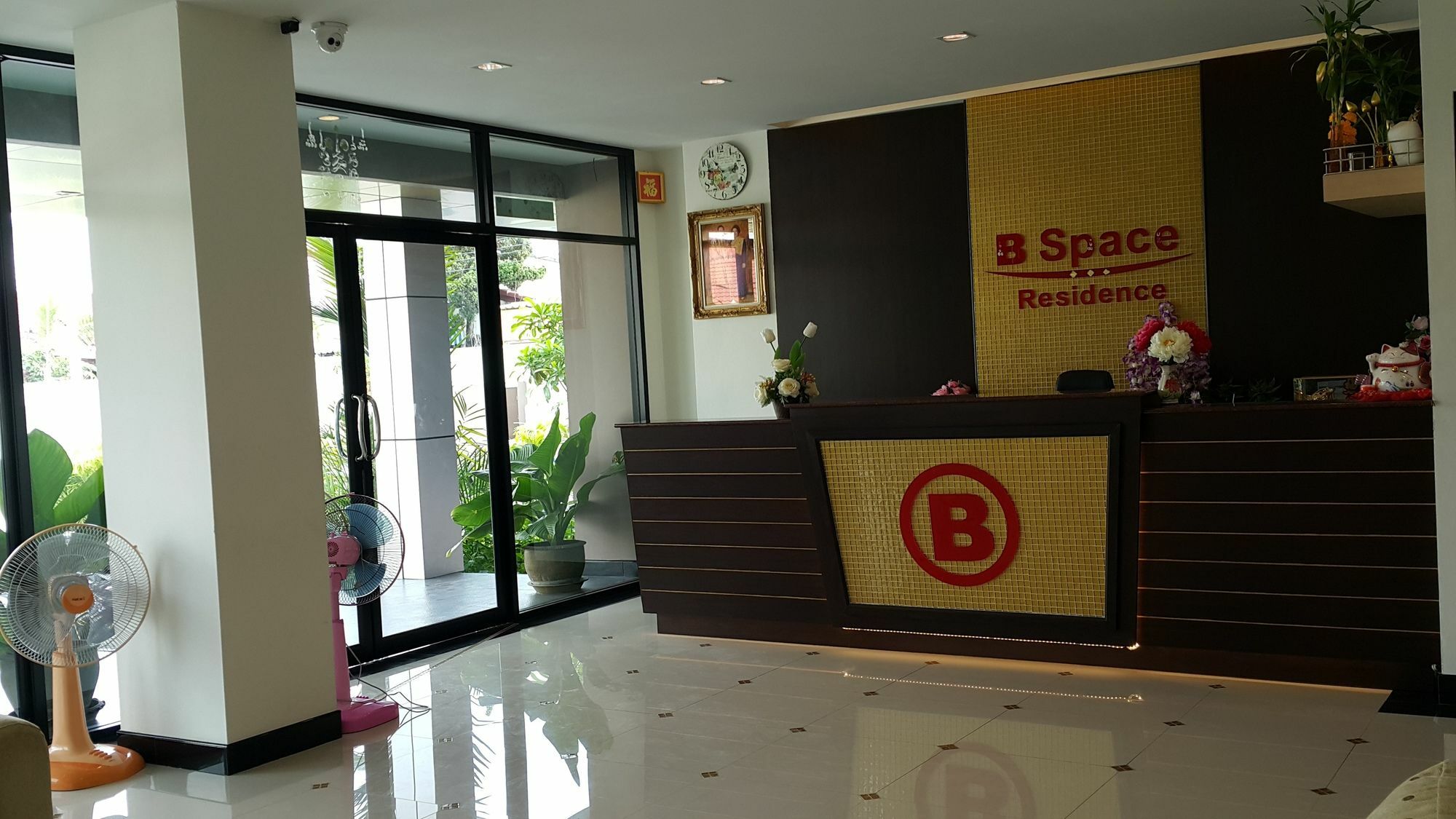 B Space Residence Nong Prue Luaran gambar