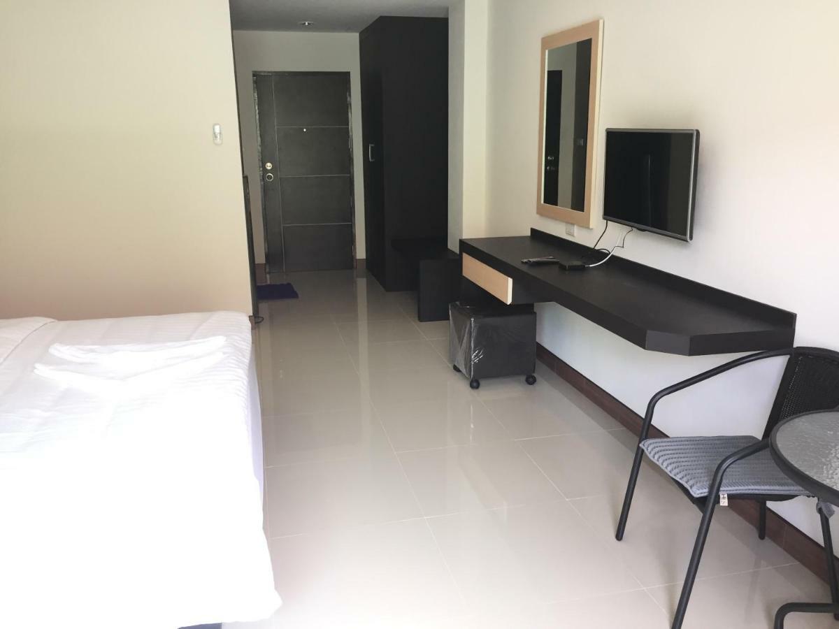 B Space Residence Nong Prue Luaran gambar